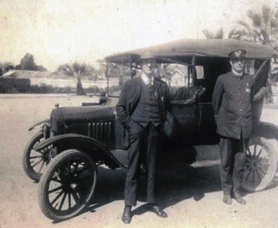 Oxnard's first police car, 1916